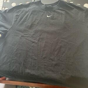 Women’s Nike loose fit tshirt.